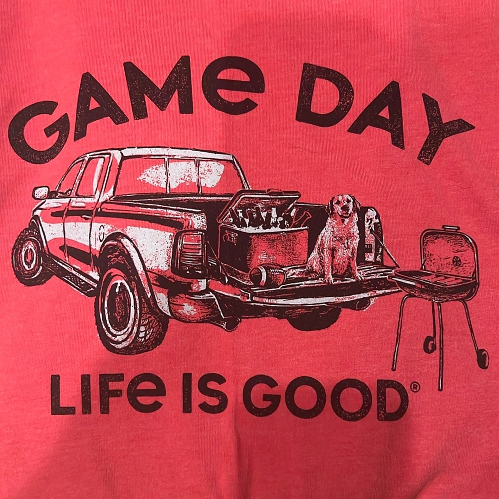 Life Is Good Men’s Tshirt XL Red “Game Day” Dog on Truck with Grill and Cooler